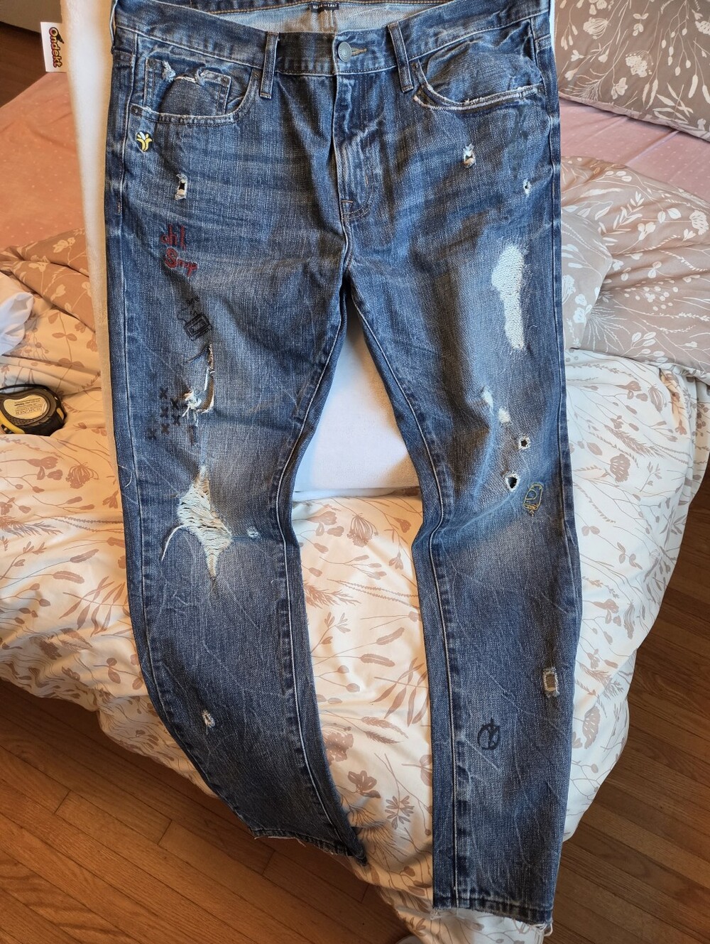 Men's Distressed Blue Denim Jeans
